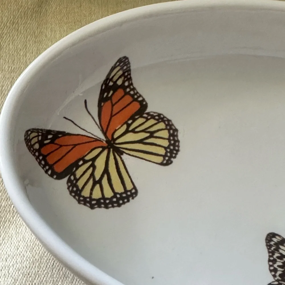 Isaac Mizrahi Butterfly Ceramic Soap Dish / Jewelry Catchall.